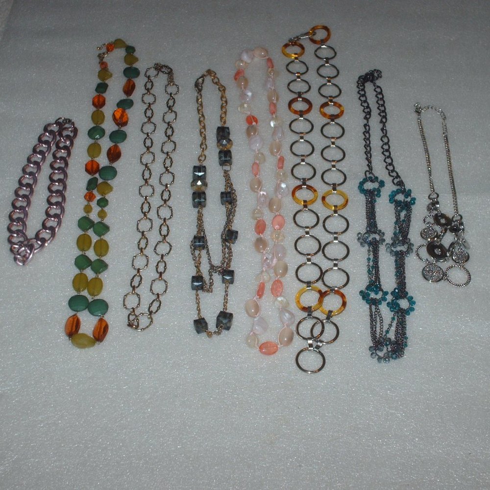 Bundle of 8 vintage to now fashion necklaces
